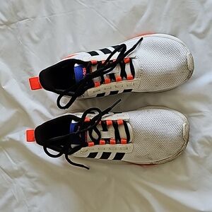 Adidas Youth Size 2.5 Running Shoes Good Condition! Only worn 1-2 times
